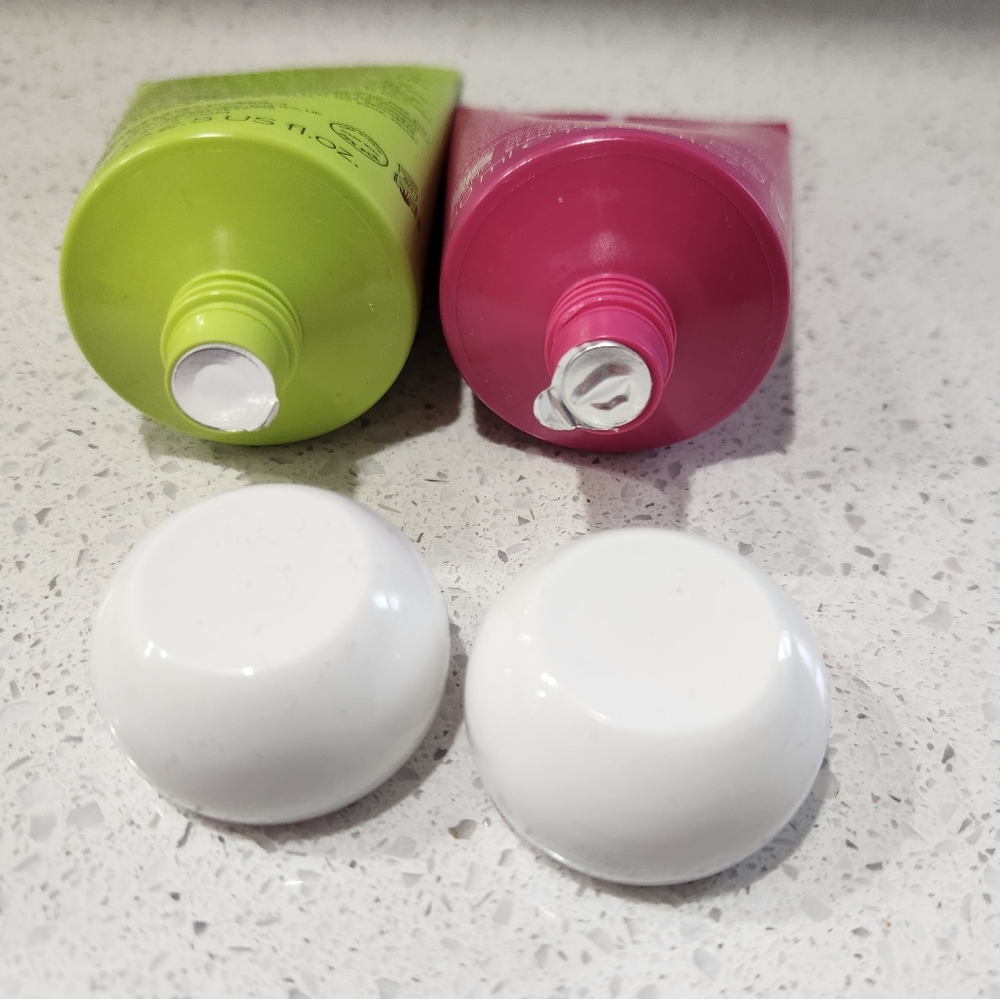 ELEMIS Superfood Green Mask and Pink Exfoliator Duo - Picture 3 of 3